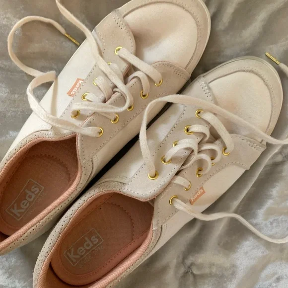 D O N A T E D Keds Women's Cream Canvas Sneakers 7.5 EUC B62 - Picture 1 of 7